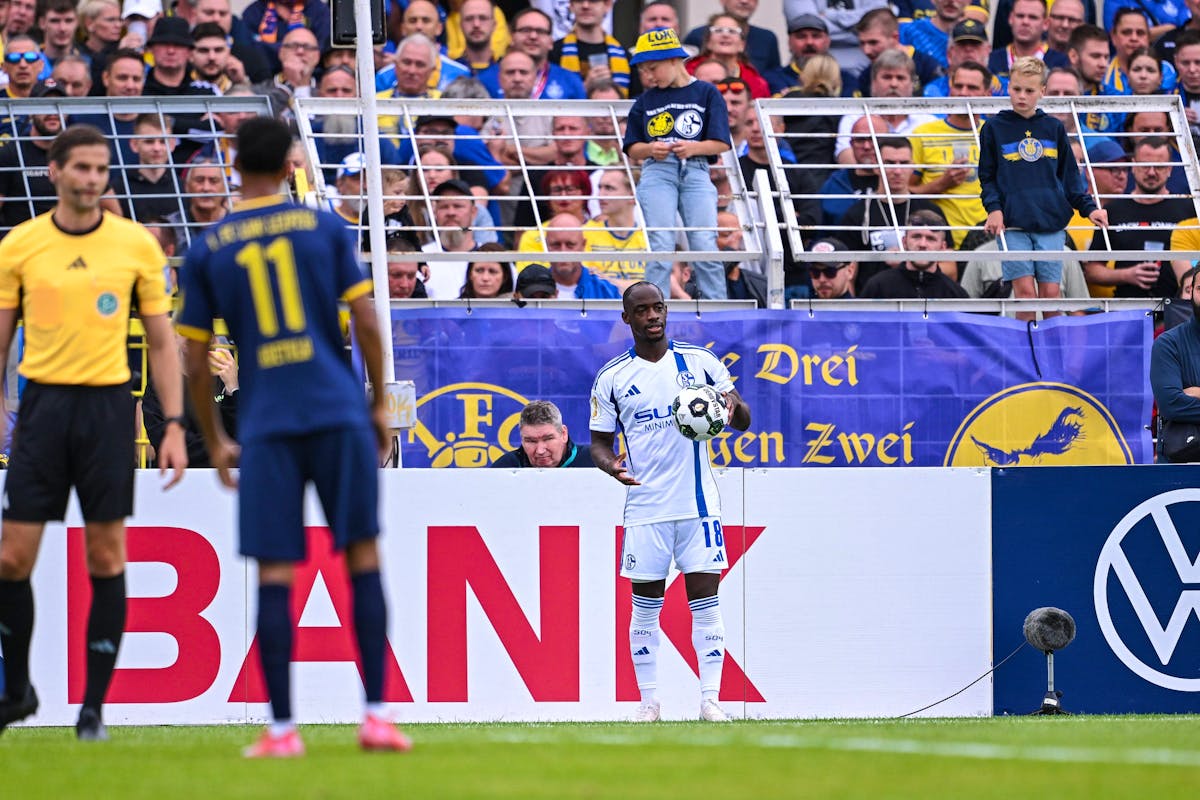 Coupe d’Allemagne : interruption du match Lokomotive Leipzig – Schalke 04 après des propos racistes