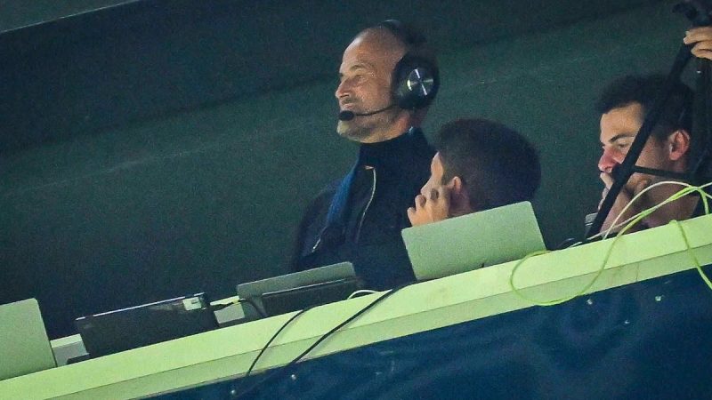 PSG: Luis Enrique dirige depuis les tribunes — une approche tactique inédite et les enjeux réglementaires