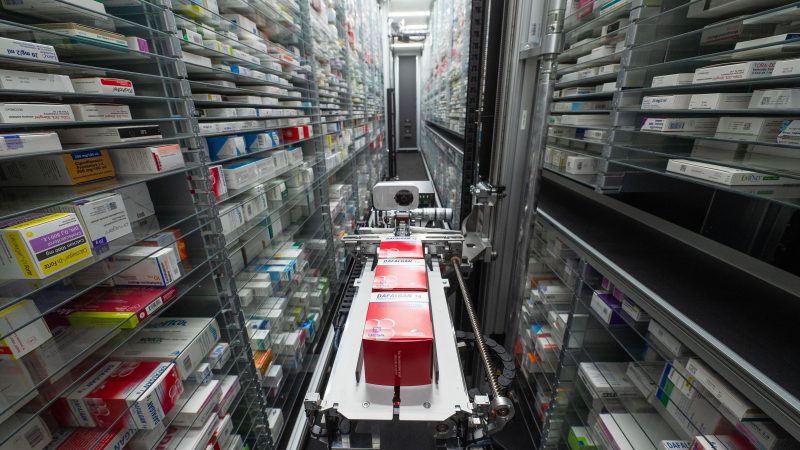 Trump vise des licenciements massifs pendant le shutdown, mais une juge s’y oppose