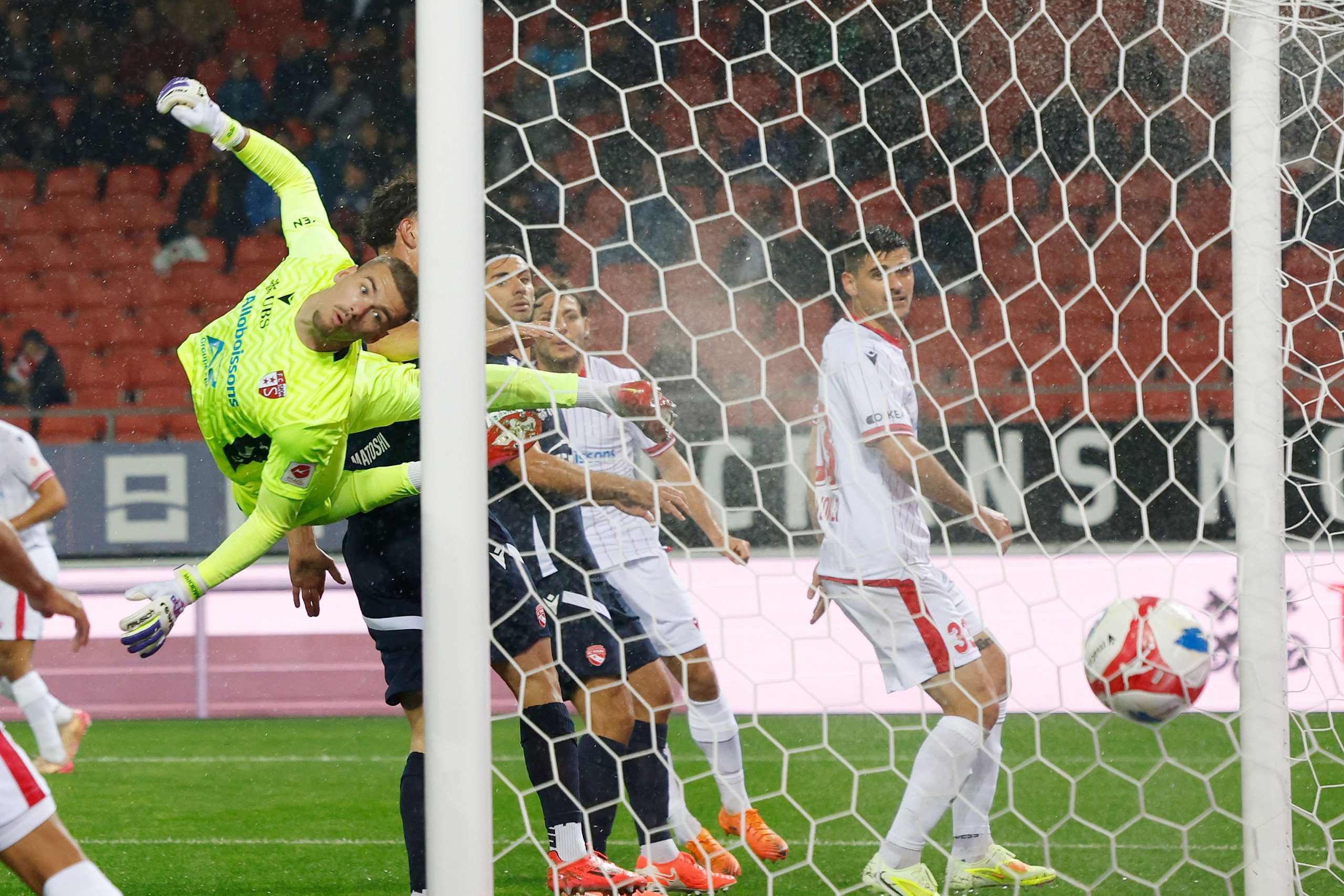 Sion s’incline 0-1 face au leader Thoune en Super League, à Tourbillon