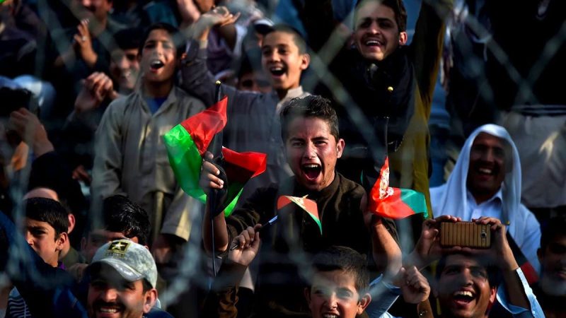 Des centaines d’Afghans en liesse pour le retour d’internet