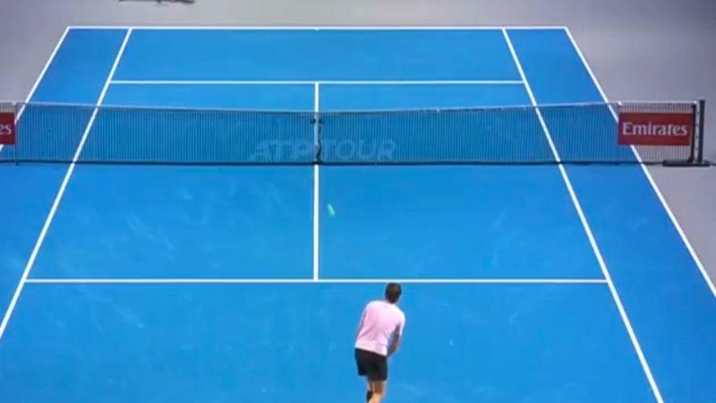 Tennis à Vienne : Bublik surprend Sinner avec un ace à la cuillère en quarts de finale