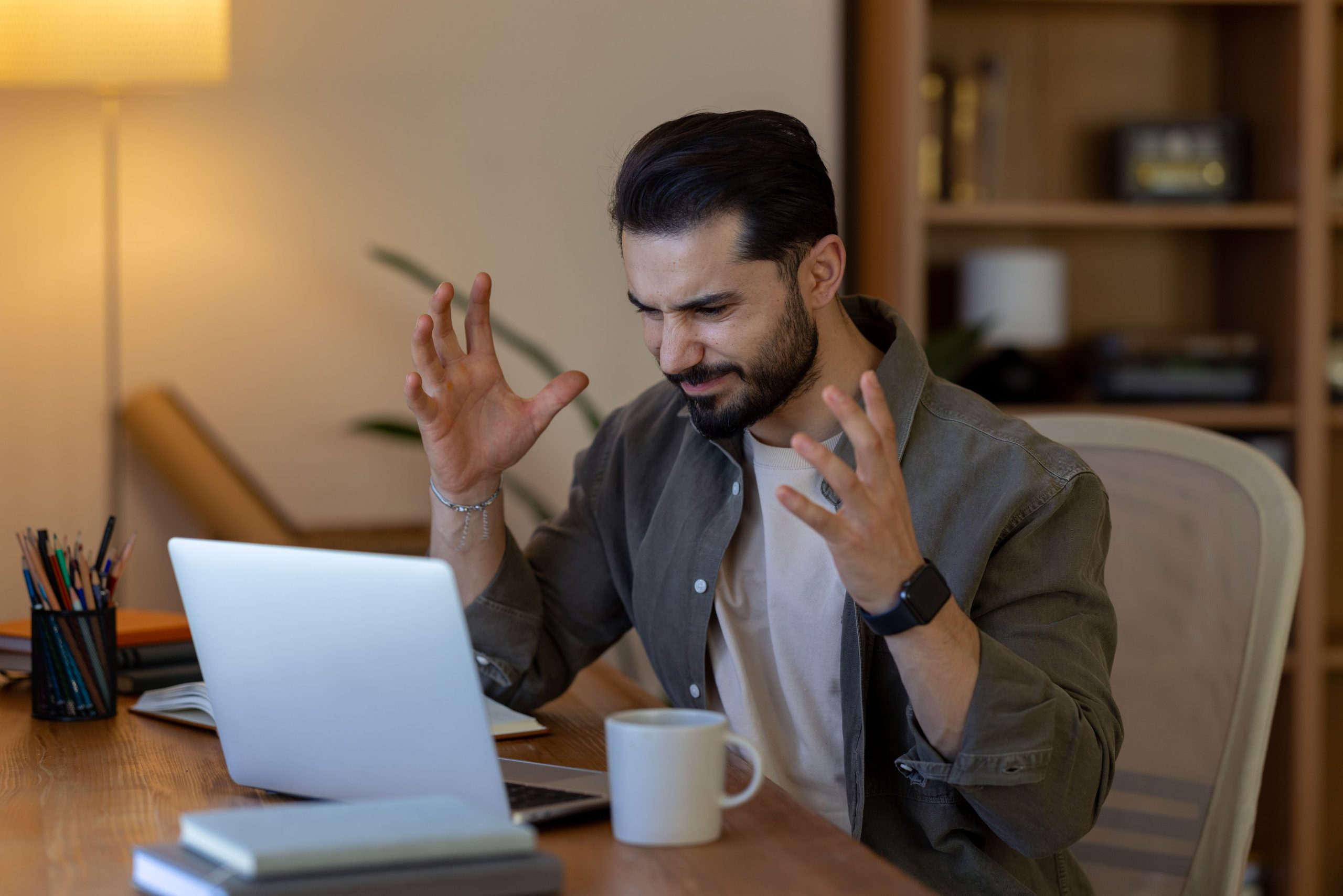 Aux Pays-Bas, l’AP appelle à préserver le contact humain face aux chatbots IA
