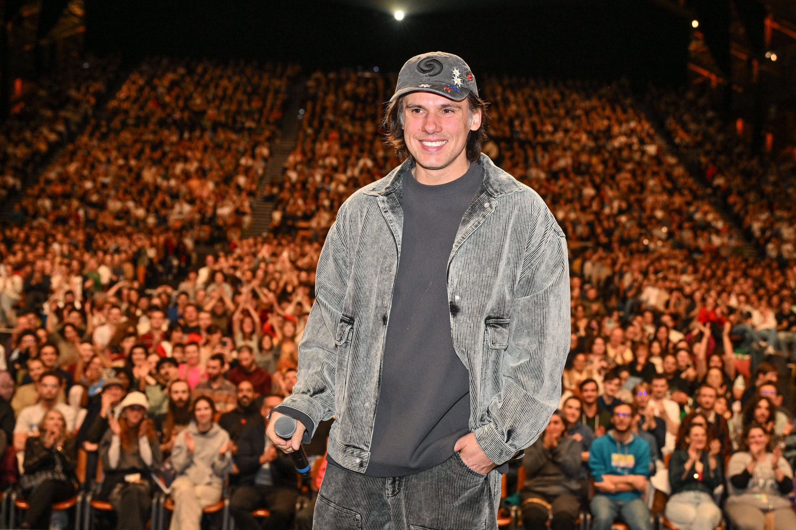 Royaume-Uni : Keir Starmer s’engage à mettre fin à l’hébergement des migrants dans les hôtels, selon un rapport parlementaire