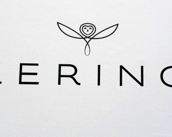 Kering cède sa division beauté à L’Oréal pour 4 milliards d’euros et structure un cadre de licences Gucci et d’une coentreprise