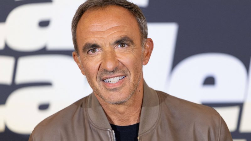 Nikos Aliagas ajuste ses limites à la Star Academy 2025 et s’appuie sur les talents émergents