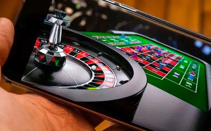 Indonésie: jeux d’argent en ligne illégaux et publicités sur les réseaux Meta, un flux de milliards malgré l’interdiction